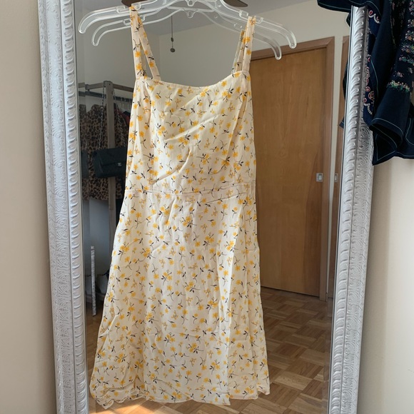 NWT Yellow Floral Dress - Picture 3 of 3